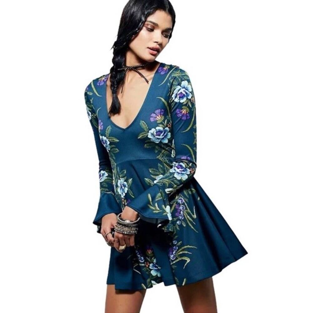 Free People Dress L Floral Bell Sleeve Open Back Mini Boho Festival Romantic